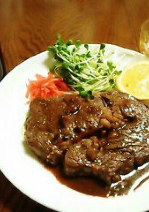 塩麹でビーフステーキ！赤ワインソース♪-レシピのメイン写真