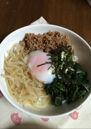 簡単 ぴり辛そぼろのビビンバ-レシピのメイン写真