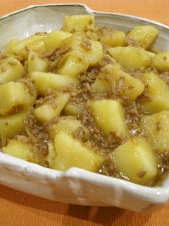 新じゃがと挽き肉のショウガ炒め煮-レシピのメイン写真