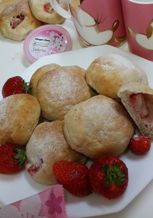 春の桜色♡いちごフワフワパン ヘルシー♡-レシピのメイン写真