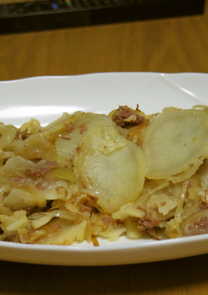 じゃがいもと玉ねぎとコンビーフの蒸し焼き-レシピのメイン写真