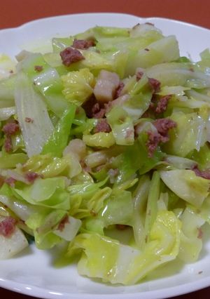 コンビーフハッシュとキャベツの炒めもの-レシピのメイン写真