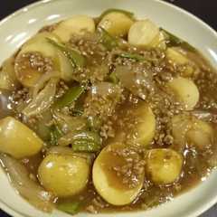 รูปของ 新じゃが(小芋)と挽き肉の煮物