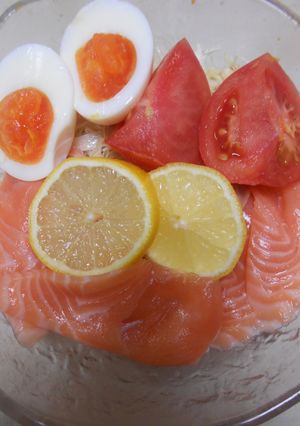 キャベツとサーモン(刺身用)のサラダ-レシピのメイン写真