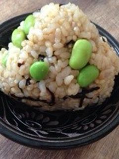 塩昆布と枝豆のおむすび-レシピのメイン写真