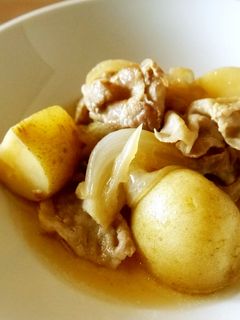 新ジャガ新タマネギで。春の肉じゃが-レシピのメイン写真