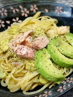 アボカドツナのシーザードレッシングパスタ-レシピのメイン写真