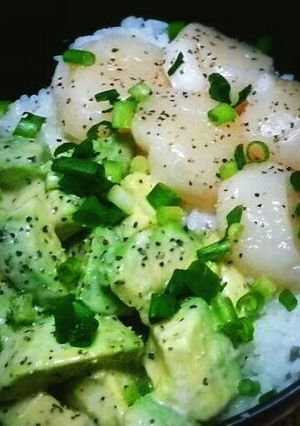 痩せるぞ！アボカドとホタテの黒胡椒丼-レシピのメイン写真