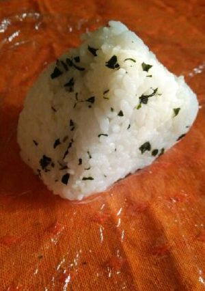 ﾜｶﾒおにぎり-レシピのメイン写真