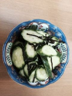 簡単!おつまみ・きゅうりの塩昆布あえ-レシピのメイン写真