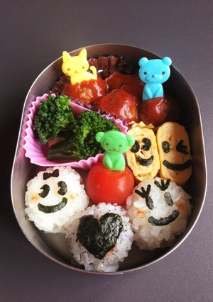 100均グッズで簡単 デコ弁-レシピのメイン写真