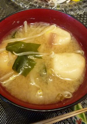 もやし・ワカメ・お麩の味噌汁-レシピのメイン写真