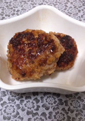 鮭のアラ身でボリュームUPハンバーグ-レシピのメイン写真