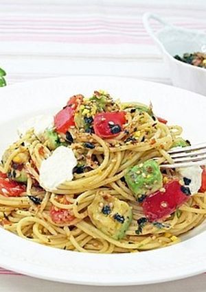 アボカドとトマトのかつお風味パスタ-レシピのメイン写真