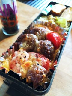 ミートボールとミニトマトのチーズ焼き-レシピのメイン写真