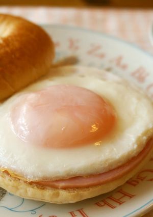 朝食に☆ハムエッグベーグル-レシピのメイン写真