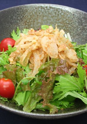 玉ねぎで食べるサラダ ごま風味-レシピのメイン写真