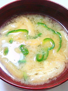 ピーマンと油揚げのお味噌汁-レシピのメイン写真