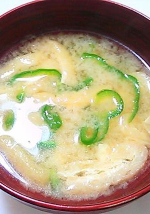 ピーマンと油揚げのお味噌汁-レシピのメイン写真