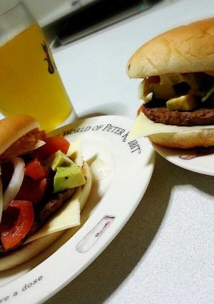 100円〇ックdeアボカドバーガー-レシピのメイン写真