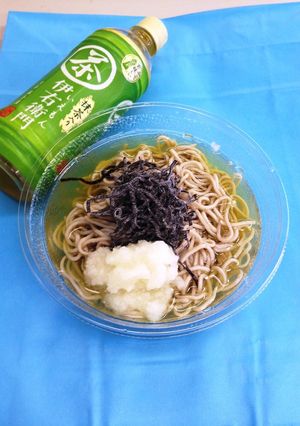 さっぱり♪伊右衛門塩こぶ　ぶっかけそば-レシピのメイン写真
