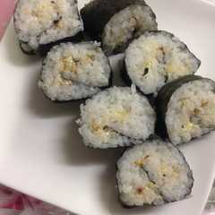 รูปของ 超簡単＋弁当に♪マヨとふりかけde太巻き