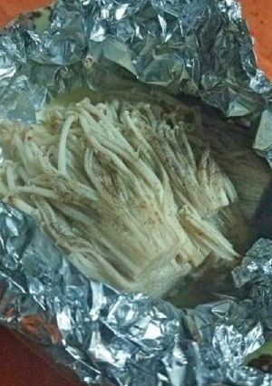 ｴﾉｷﾊﾞﾀｰのﾎｲﾙ焼き-レシピのメイン写真