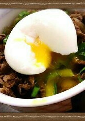 ヘルシー♡温玉新玉ねぎ牛丼-レシピのメイン写真