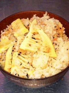 魚屋まかない鮭フレークと筍炊き込みご飯-レシピのメイン写真