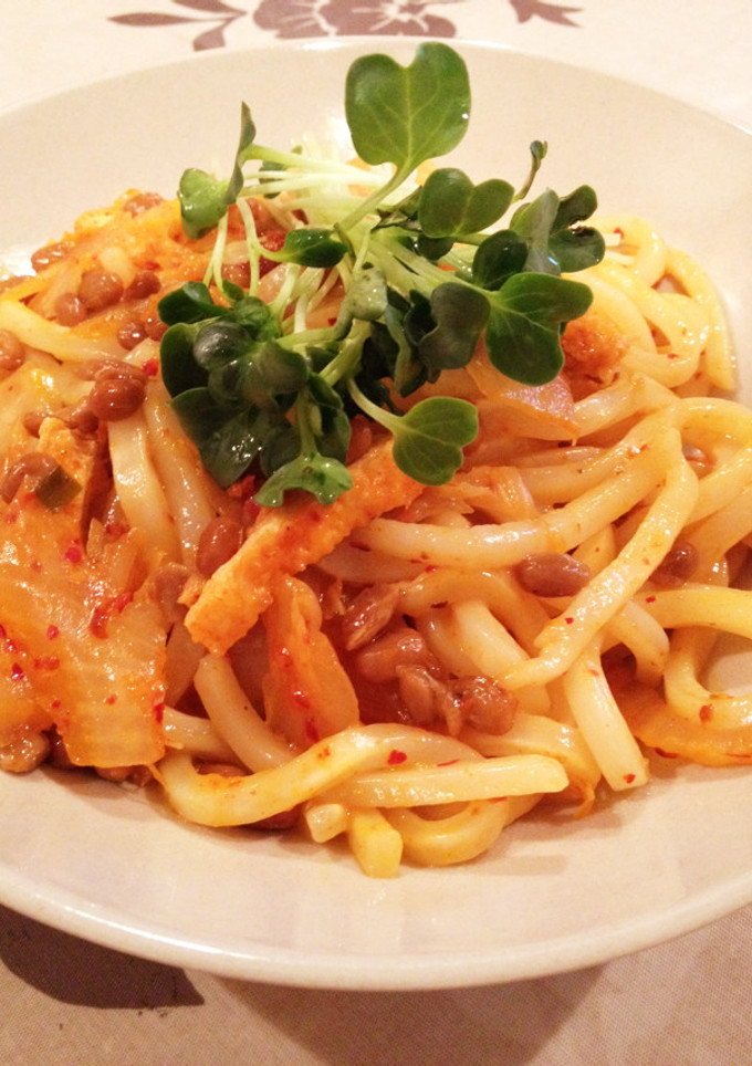 定番の納豆キムチ&油揚げの焼きうどん♪-レシピのメイン写真