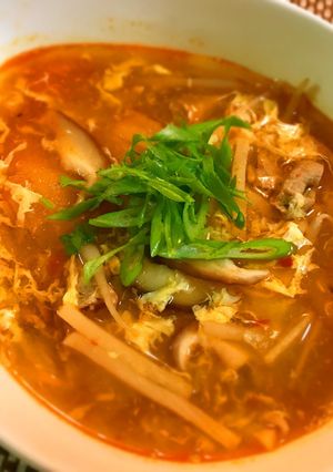 ☆ヘルシー☆手作り辣油の激辛酸辣湯スープ-レシピのメイン写真