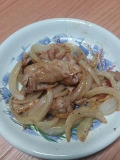 豚と玉ねぎのピリ辛マヨ炒め-レシピのメイン写真