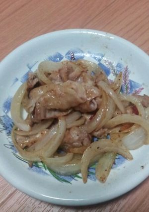 豚と玉ねぎのピリ辛マヨ炒め-レシピのメイン写真