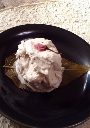 市販アイスと混ぜるだけ！桜酒粕アイス-レシピのメイン写真