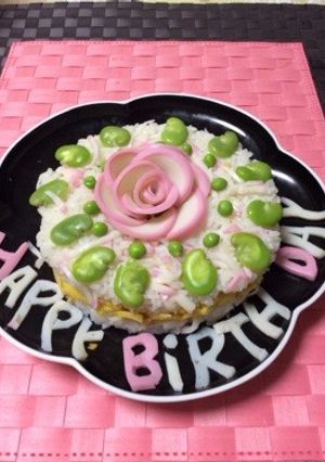 お誕生日ピンク！薔薇な花！すし飯ケーキ-レシピのメイン写真