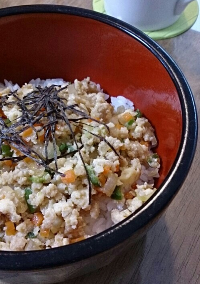 休日のお昼に♪鶏と豆腐の和風丼-レシピのメイン写真