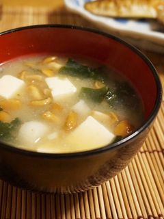 なめこと豆腐と若布の味噌汁-レシピのメイン写真