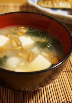なめこと豆腐と若布の味噌汁-レシピのメイン写真