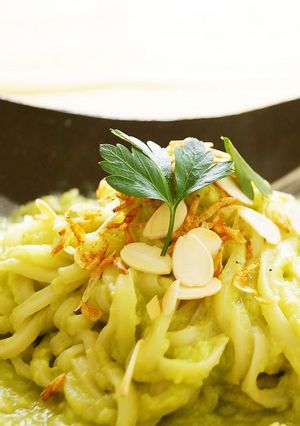 冷凍うどんで！クリーミーアボカドうどん-レシピのメイン写真