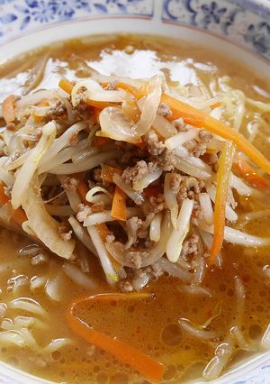 簡単！野菜たっぷり☆もやし味噌ラーメン-レシピのメイン写真