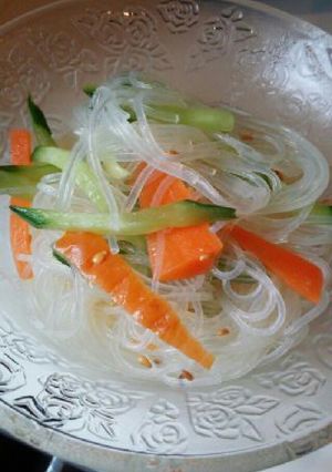 ウエイパーで。ラーメン風春雨サラダ-レシピのメイン写真
