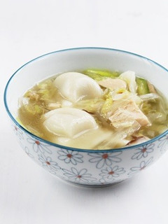 超簡単!ぽかぽか「白菜と水餃子のスープ」-レシピのメイン写真