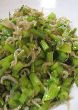 ”大葉にんにく醤油”で人参の葉炒め☆-レシピのメイン写真
