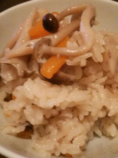 *めんつゆでキノコもりもり炊き込み飯*-レシピのメイン写真