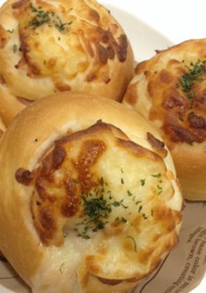 生ハムとチーズのパン-レシピのメイン写真