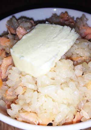 鮭としめじのバター炊きこみごはん-レシピのメイン写真