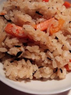 鍋の残りのだしで☆炊き込みご飯-レシピのメイン写真