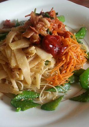 自家製キムチのビビンバ風混ぜ麺♪-レシピのメイン写真