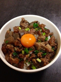 ぼっかけ丼♪(牛すじ煮込み)-レシピのメイン写真
