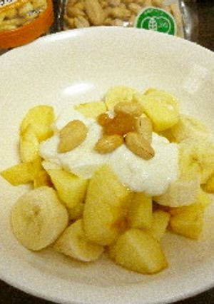 朝食♡バナナ林檎ダブルピーナツヨーグルト-レシピのメイン写真